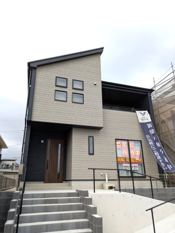 ◇泉もえぎ台　3期　1号棟　効率と利便性を意識した家事動線で過ごしやすい間取り♪の前面道路含む現地写真|◆外観の写真です◆　
＼楽しみが広がる憧れのマイホーム (^^♪／
子供部屋や主寝室などお部屋の使い分けができ、ファミリー層が暮らしやすい4LDKです！

