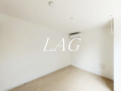 【居間・リビング】 | ソレイユエイト赤塚 | 洋室のお部屋です。