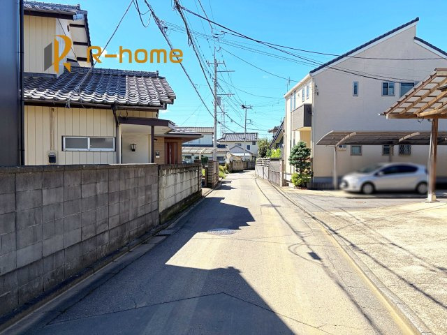 土浦市真鍋第12　新築戸建て　1号棟の前面道路含む現地写真|周辺環境も併せて案内致します♪
閑静な住宅地で笑顔あふれる新生活！
ぜひ現地へお越しください♪