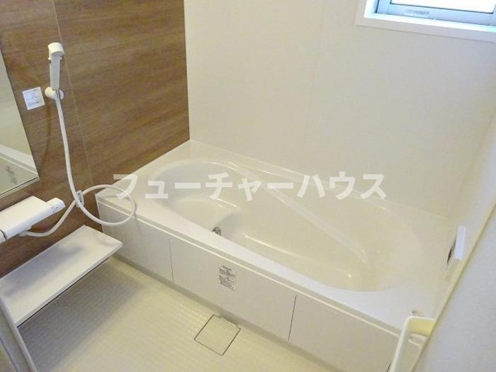 ハピネス　Ｄの浴室