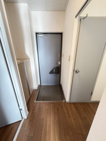 サンライフ安田の玄関
