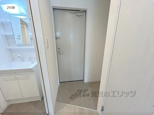 ジーメゾン京都九条ミオリアの玄関