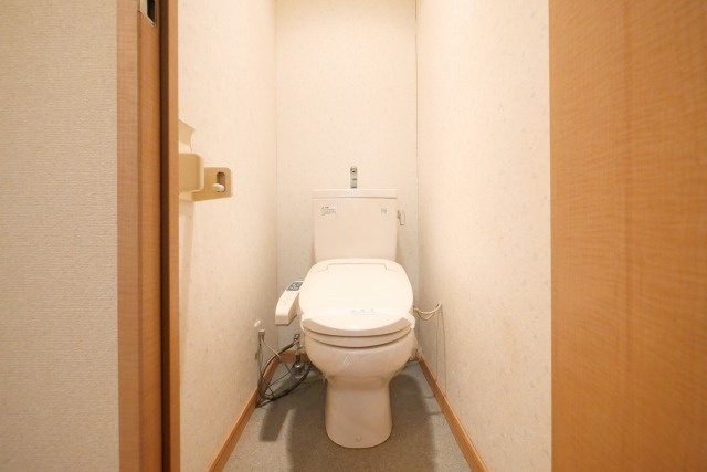 大阪市天王寺区寺田町２丁目の賃貸マンションのトイレ