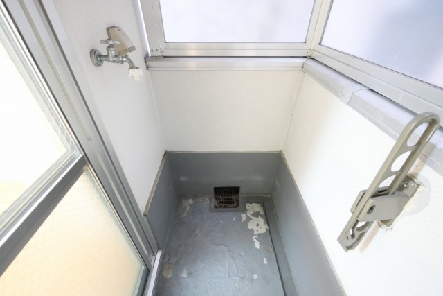 大阪市天王寺区寺田町２丁目の賃貸マンションのバルコニー