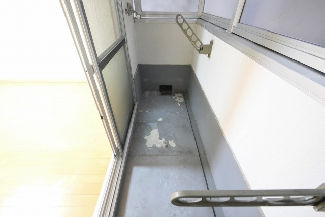 大阪市天王寺区寺田町２丁目の賃貸マンションのバルコニー