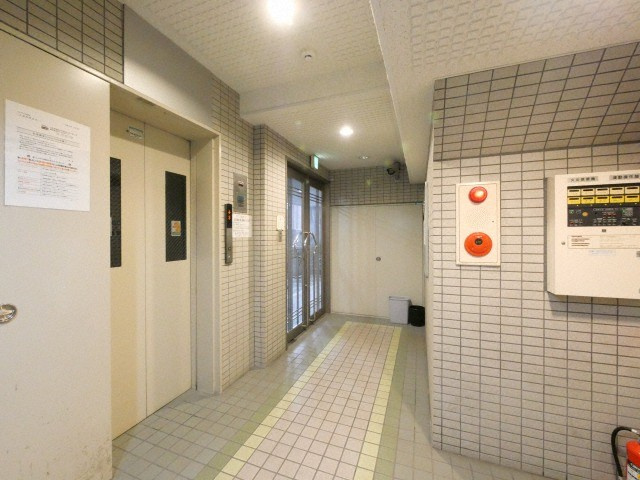 大阪市天王寺区寺田町２丁目の賃貸マンションのロビー