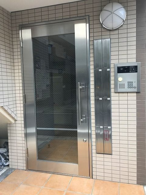 ルミエール白金のエントランス|清潔なエントランスです