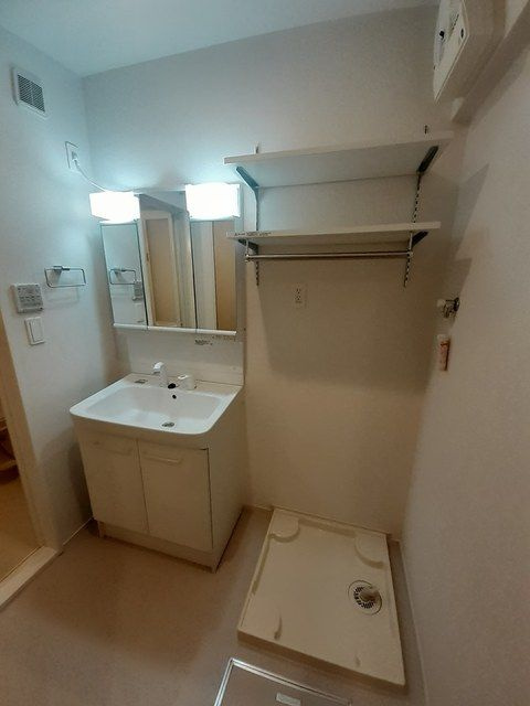 ＹＫ　ハイムの洗面所|忙しい朝には欠かせない洗面所です