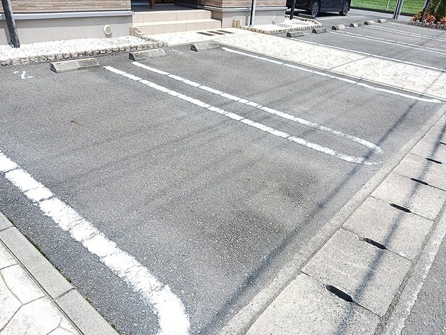 サニー　ハピネスⅡの駐車場
