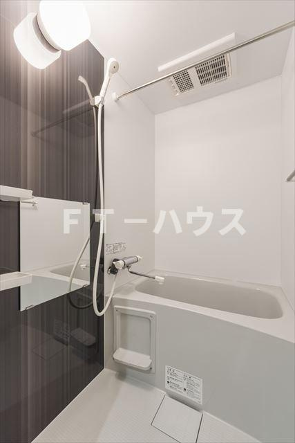 Contel 湊町の浴室