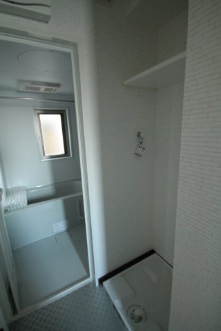 【シャワールーム】