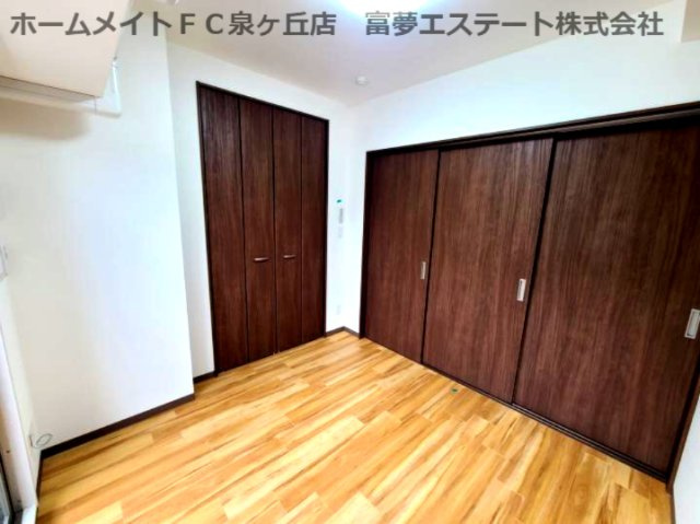 【洋室】 | FREEDOM residence堺深井沢町 | リビングと洋室の間仕切りを閉めたとき
※イメージ　同物件別号室の写真