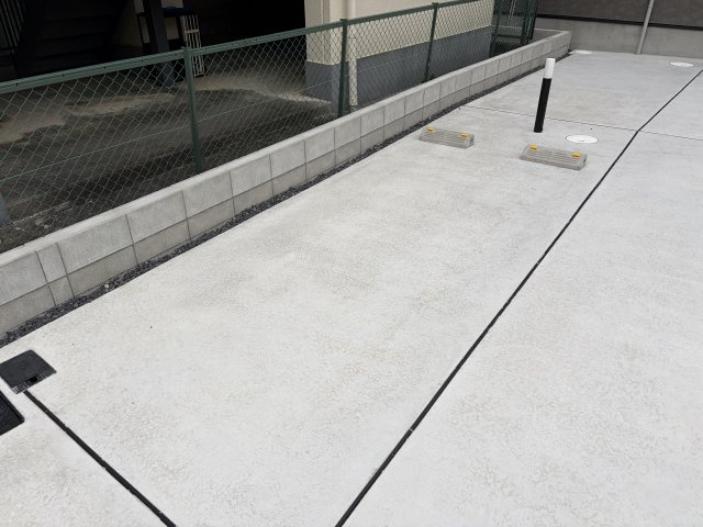 ハーモニーテラス蛍池の駐車場