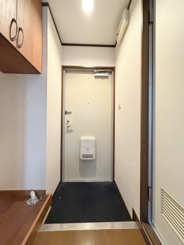 ステラハウス18の玄関