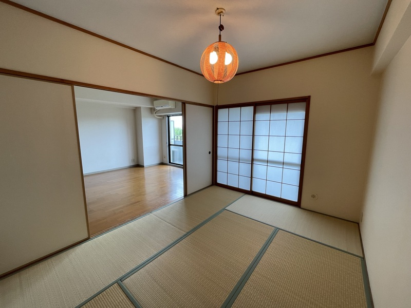 グランデュール鴨川Ⅱ番館の和室