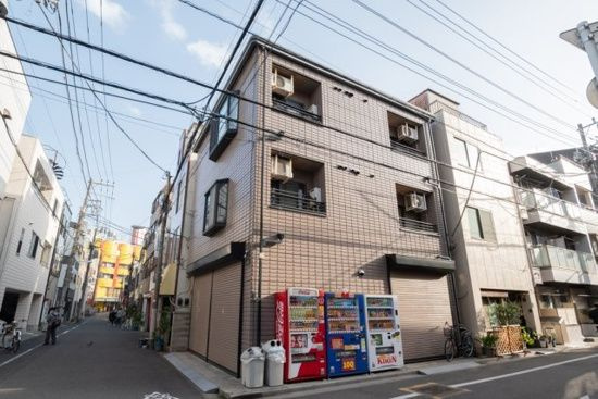 サープラス大場の外観