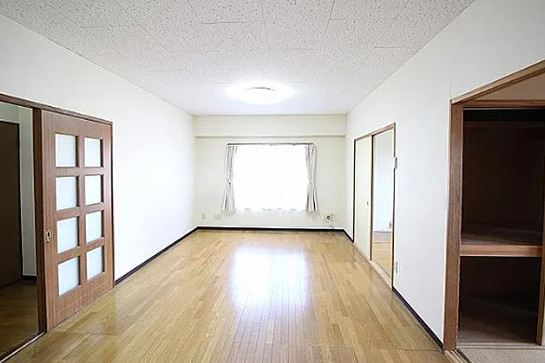 日立市十王町友部東3丁目　一棟マンションの居間・リビング