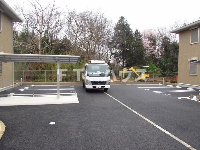 レジデンスヒルトップⅧの駐車場|駐車場