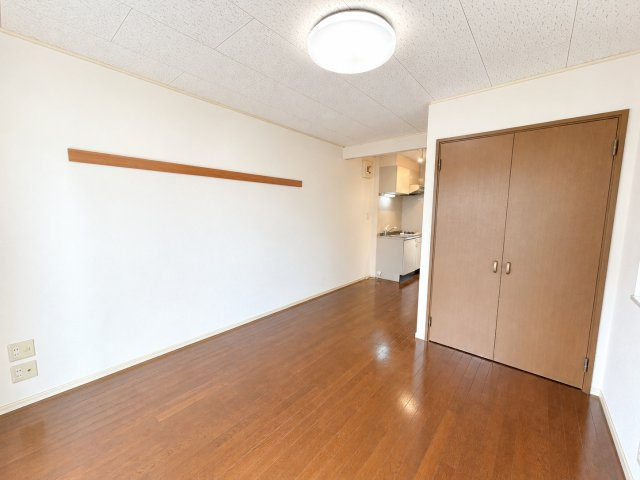 角部屋：～サンシティ春日A棟～の洋室|クローゼット付きです