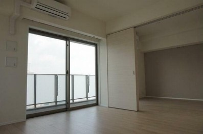 新宿区新宿７丁目の賃貸マンションの居間・リビング