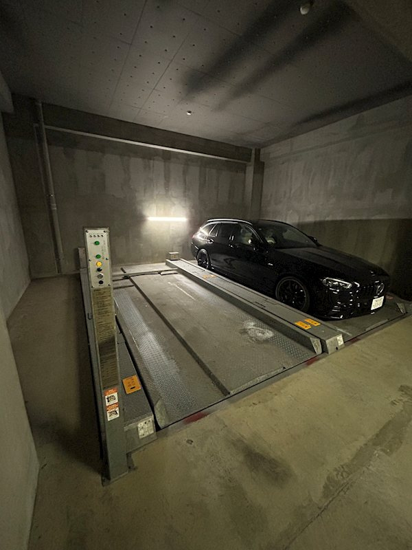 ミオカステーロあざみ野南の駐車場