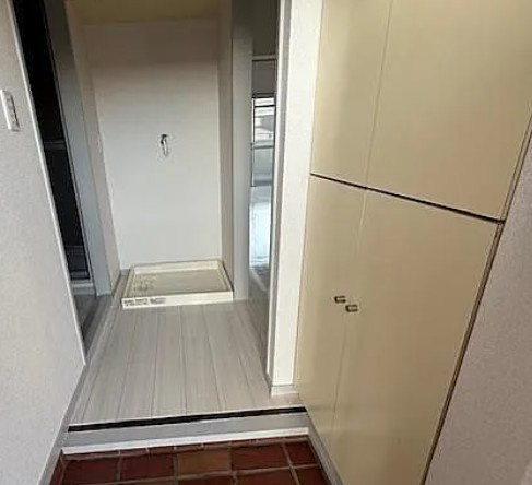 エルベール新町Ⅰ号館の玄関