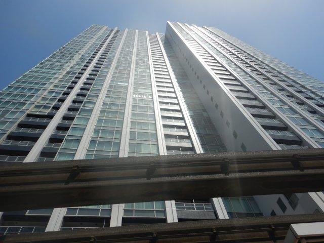 World City Towers Capital Towerの外観
