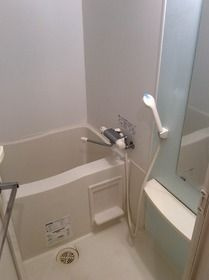 ファインクレスト赤羽の浴室