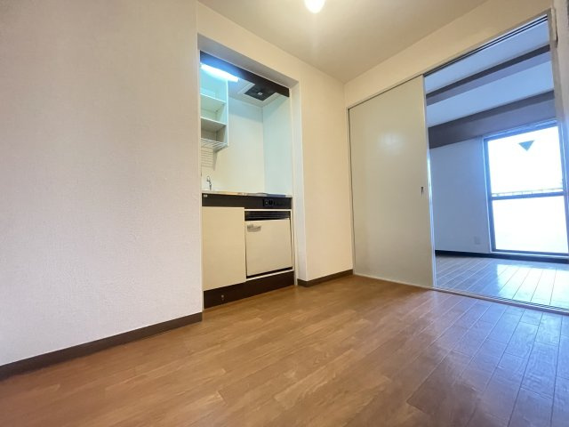 寝屋川市池田旭町の賃貸マンションの内装