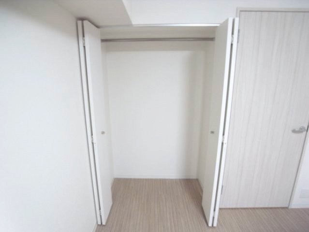 神戸市中央区脇浜町３丁目の賃貸マンションの収納
