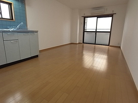 神戸市中央区元町通４丁目の賃貸マンションの居間・リビング