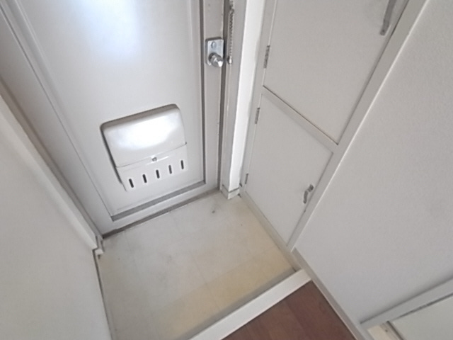 神戸市東灘区本山中町３丁目の賃貸マンションの玄関