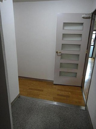 神戸市東灘区住吉本町１丁目の賃貸マンションの玄関