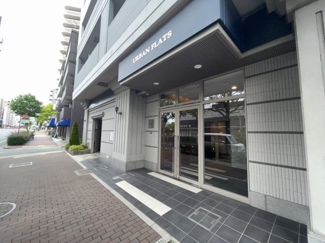 神戸市灘区水道筋６丁目の賃貸マンションのエントランス