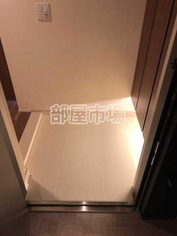 Brillia Tower 上野池之端の玄関