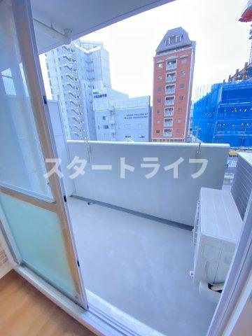 大阪市淀川区宮原１丁目の賃貸マンションのバルコニー