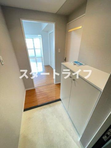 大阪市淀川区宮原１丁目の賃貸マンションの玄関