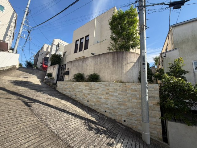 渋谷区元代々木　中古戸建の前面道路含む現地写真