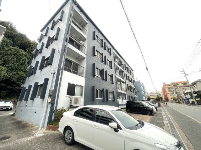寝屋川市成田西町の賃貸マンションの外観