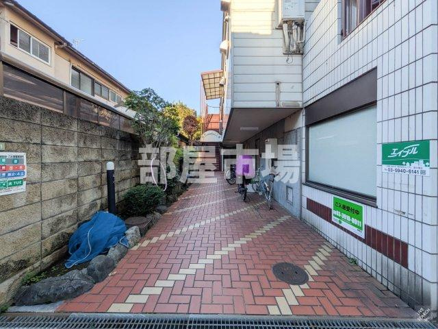 ロアール新大塚のエントランス