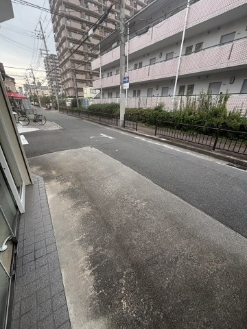 御厨東店舗・事務所の駐車場