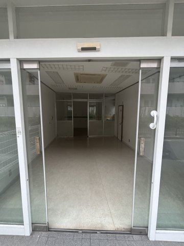 御厨東店舗・事務所のエントランス