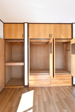 【収納】 | 太田市大原町1期　中古戸建住宅 | 洋室の収納です。壁一面を使った収納で大容量！
