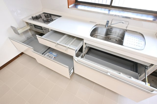【キッチン】 | 太田市大原町1期　中古戸建住宅 | キッチンは収納も大容量◎深いお鍋や食器もしっかり仕舞えます♪