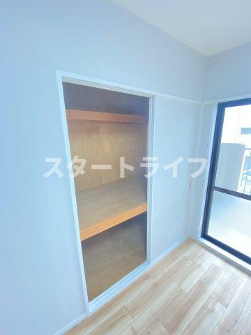 大阪市淀川区西宮原１丁目の賃貸マンションの収納