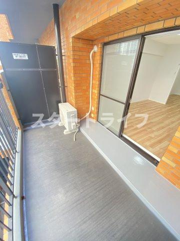 大阪市淀川区西宮原１丁目の賃貸マンションのバルコニー