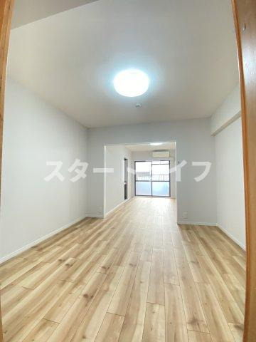 大阪市淀川区西宮原１丁目の賃貸マンションの居間・リビング