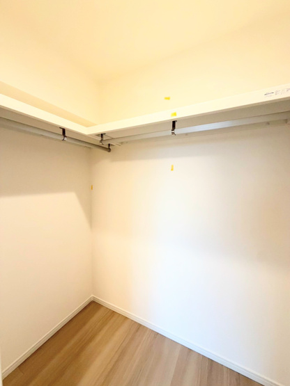 【収納】 | 恒陽大和マンション | ◆荷物の多い方には嬉しい収納スペースです。季節物やスーツの収納等にピッタリです。