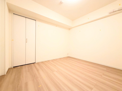 【洋室】 | 恒陽大和マンション | ◆ゲストルームとして使ったり、ホームオフィスとして利用したり、収納スペースとして活用したりすることができ、多目的に使える便利な空間です。