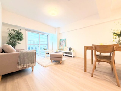 【居間・リビング】 | 恒陽大和マンション | ◆リノベーションされたダイニングは、家族のふれあいが楽しいひとときを約束。温かみのあるダイニング空間です。